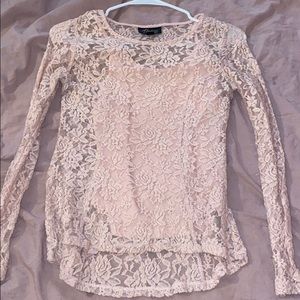 Sleeved Lace blouse